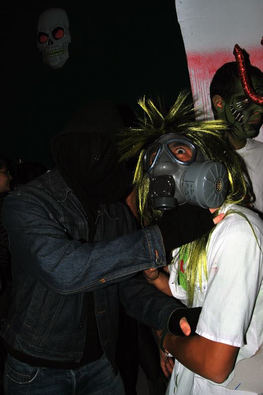 event-201110-ikillyouatmonsterparty2-185